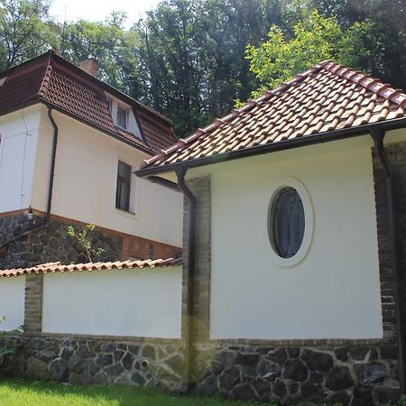 Domek Praha - Zbraslav, u zámku Exterior foto