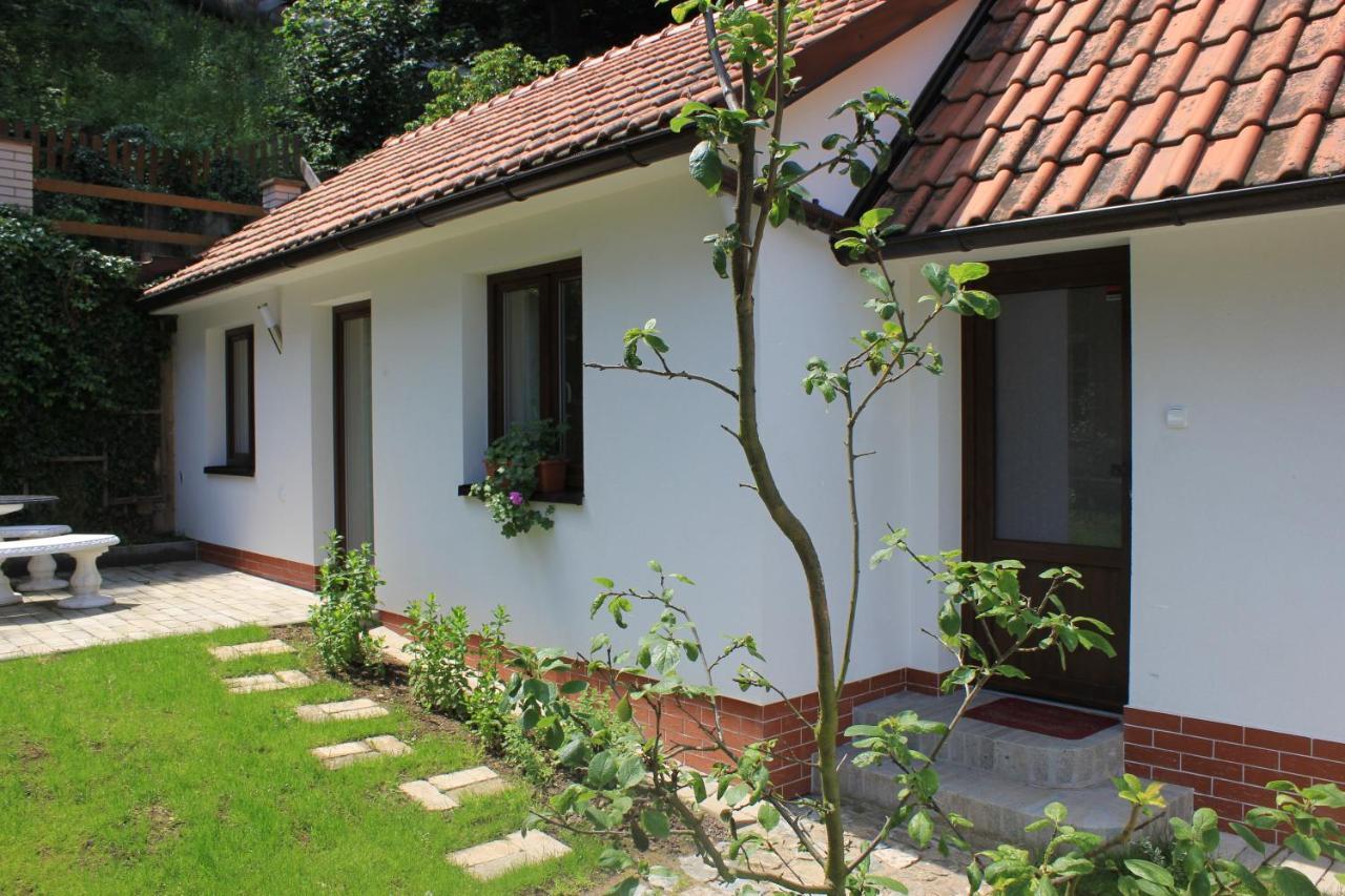 Domek Praha - Zbraslav, u zámku Exterior foto